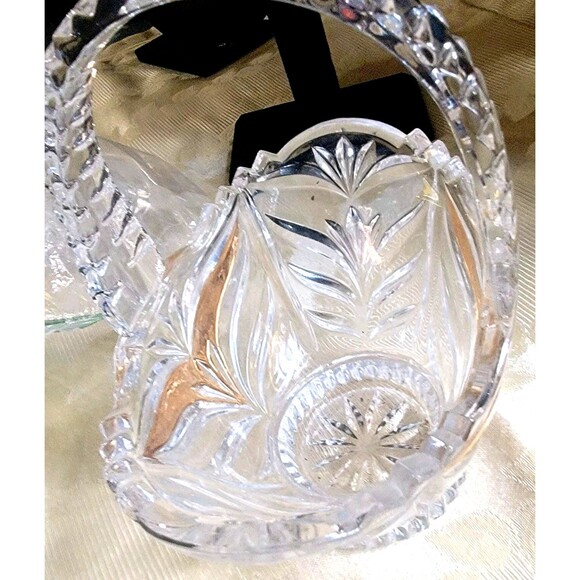 Vintage Anna Hutte- Germany 24% Lead Crystal 'Bride's Basket' w gold leaf accent - Picture 3 of 15